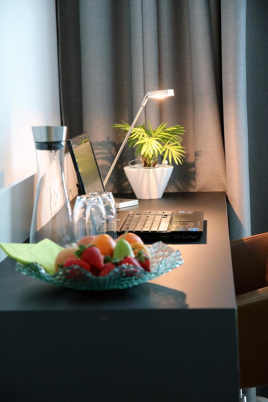 Self Check-In Hotel Von Rotz Вил Екстериор снимка