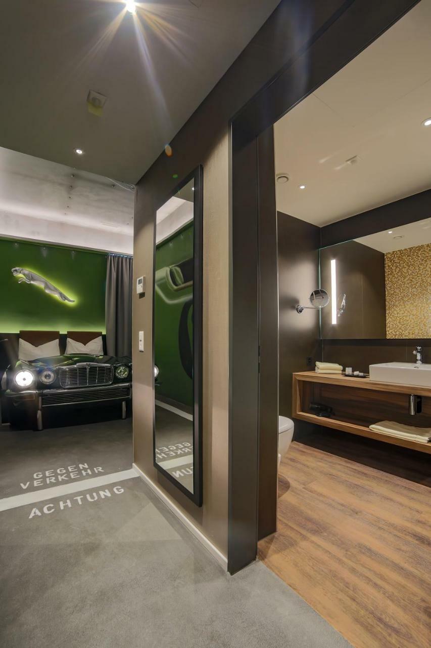 Self Check-In Hotel Von Rotz Вил Екстериор снимка